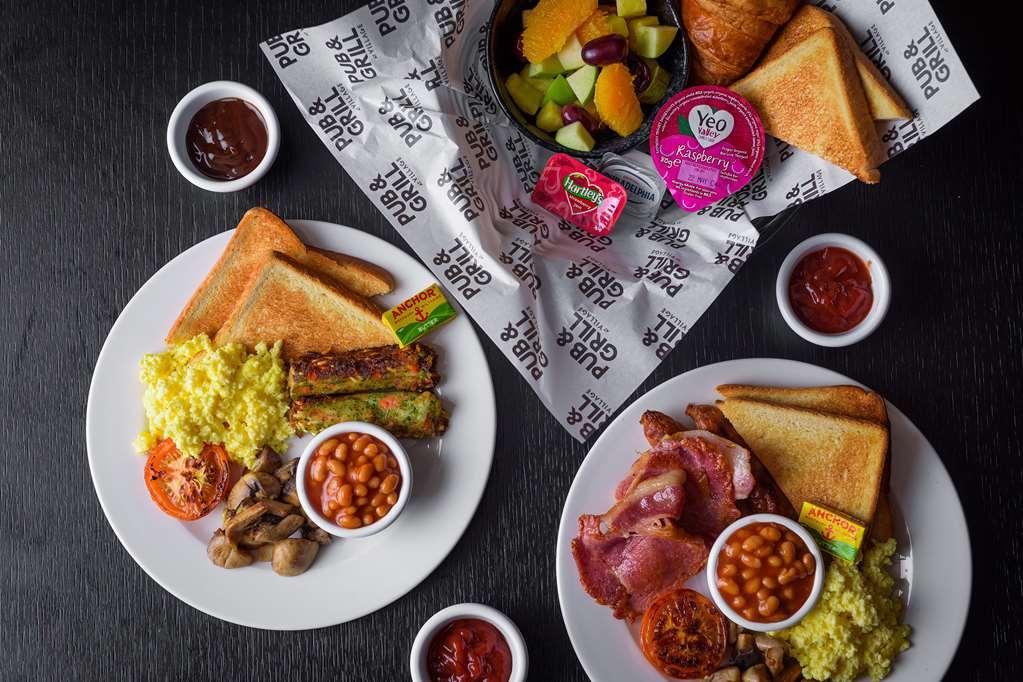 Village Hotel Birmingham Уолсал Ресторант снимка