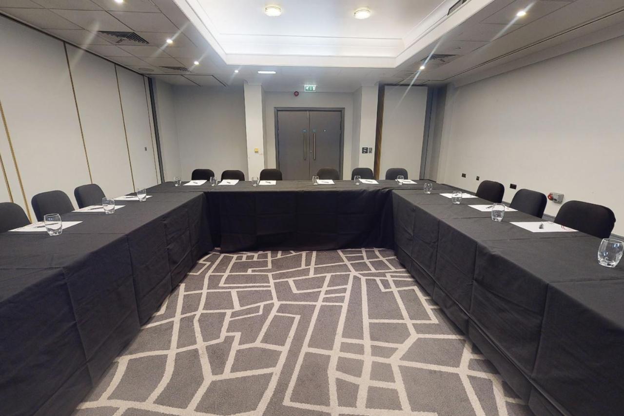 Village Hotel Birmingham Уолсал Екстериор снимка