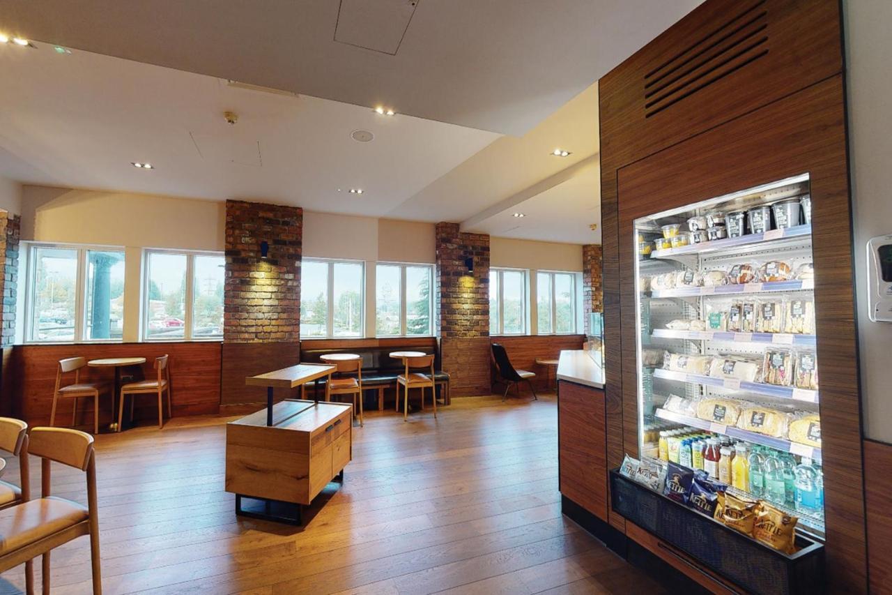 Village Hotel Birmingham Уолсал Екстериор снимка