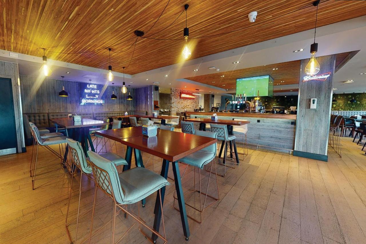 Village Hotel Birmingham Уолсал Екстериор снимка