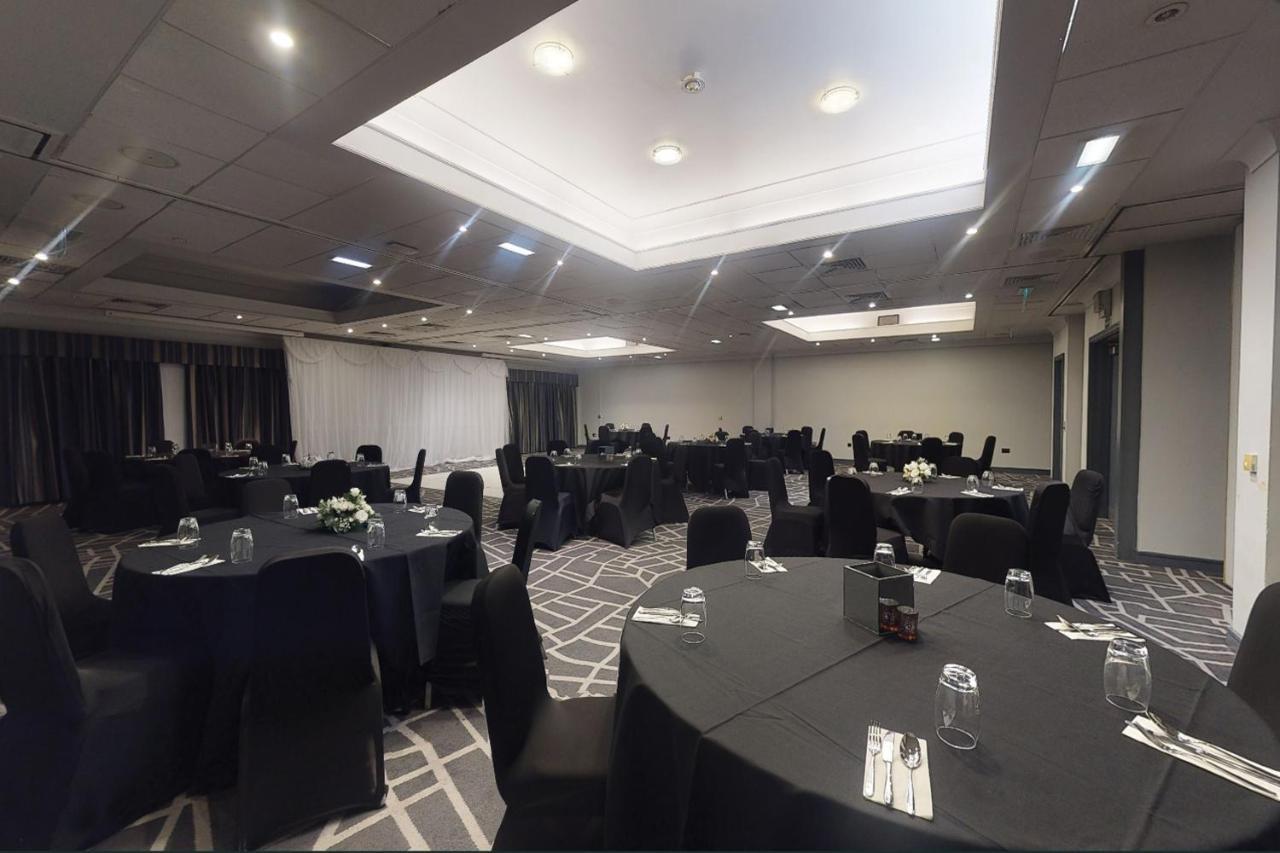 Village Hotel Birmingham Уолсал Екстериор снимка