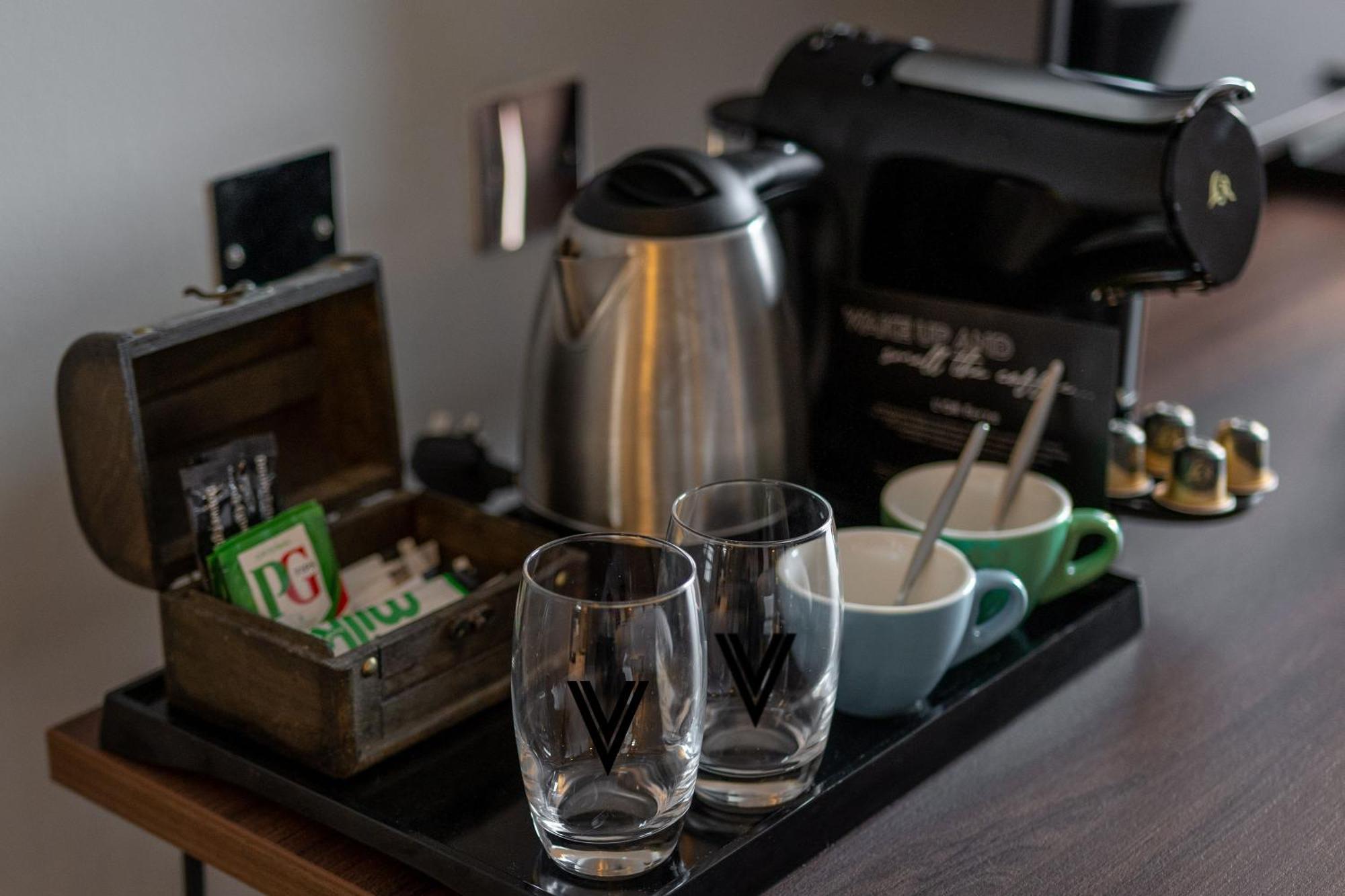 Village Hotel Birmingham Уолсал Екстериор снимка