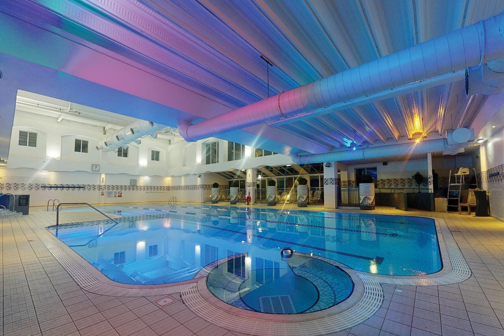 Village Hotel Birmingham Уолсал Екстериор снимка