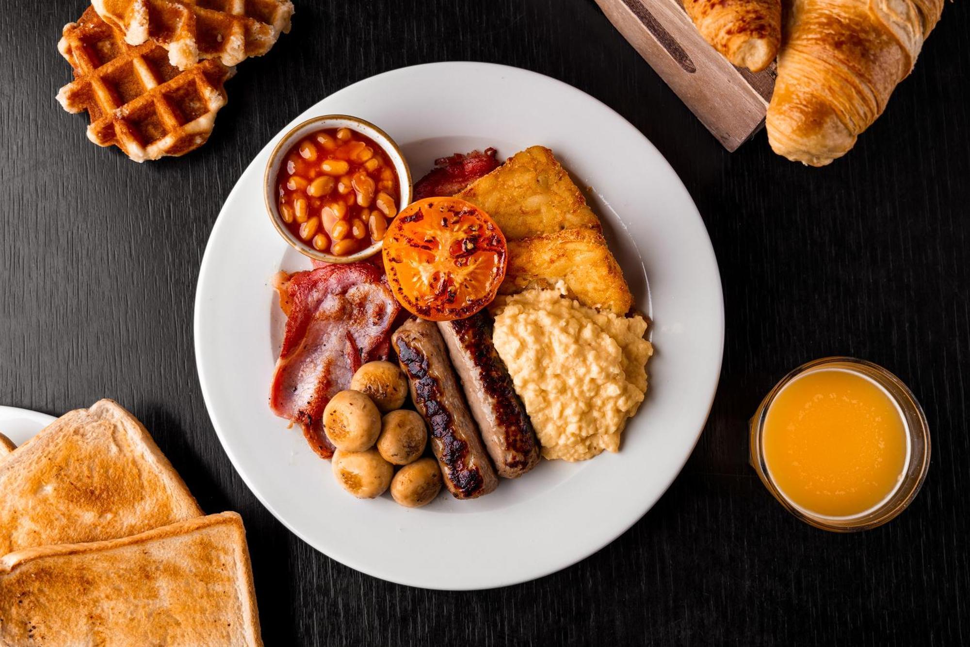 Village Hotel Birmingham Уолсал Екстериор снимка