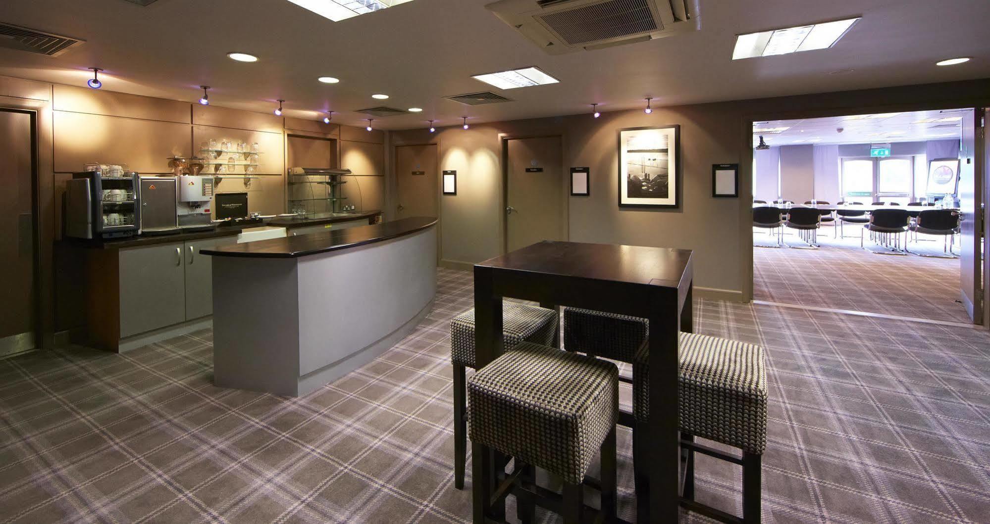 Village Hotel Birmingham Уолсал Екстериор снимка
