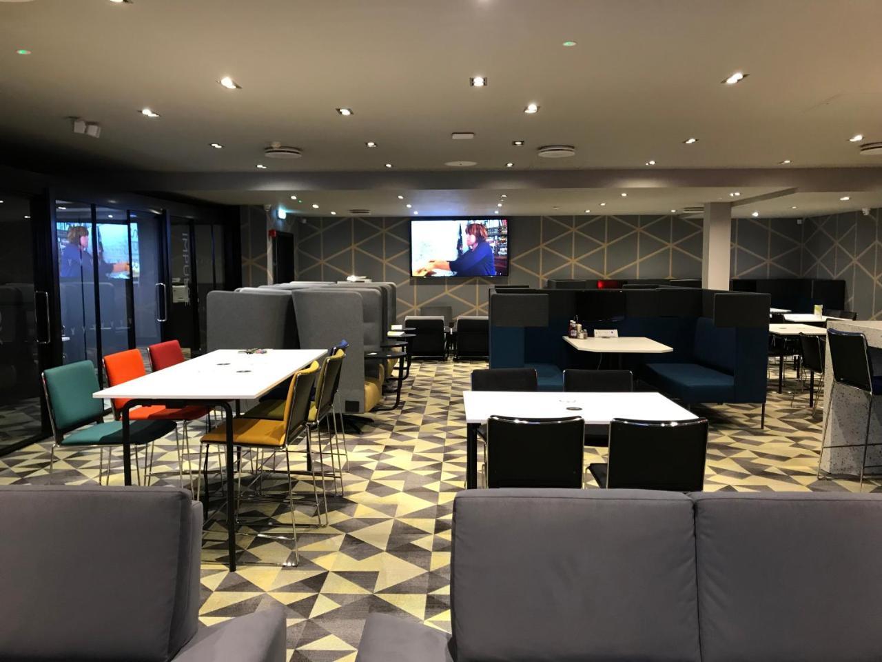 Village Hotel Birmingham Уолсал Екстериор снимка